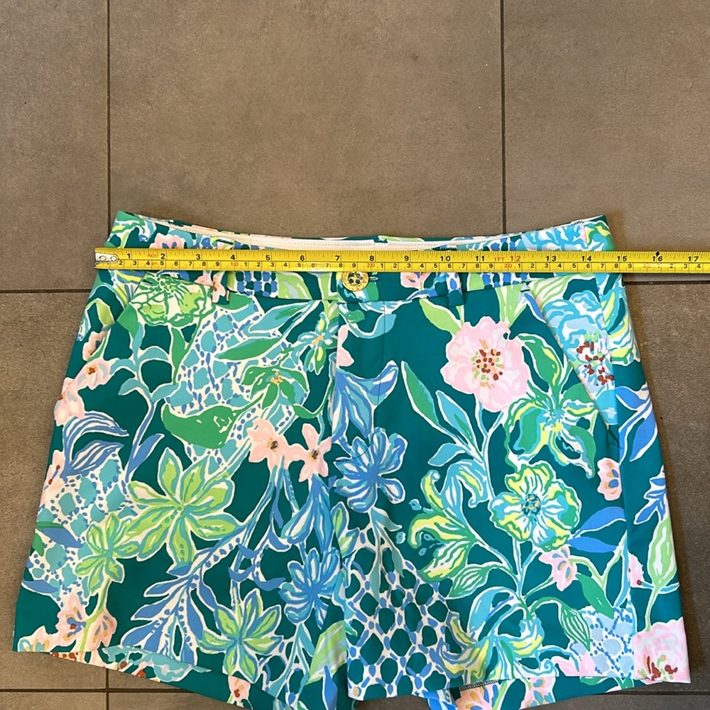 Lilly Pulitzer Callahan Mid Rise Shorts - Picture 5 of 10